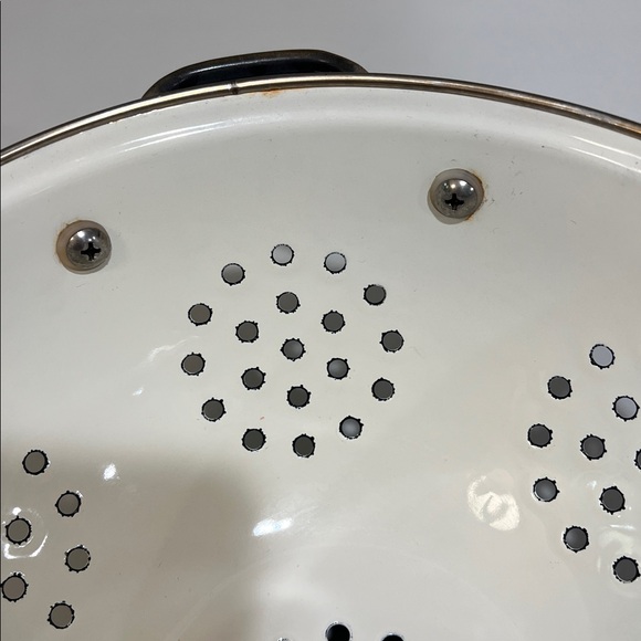 MacKenzie-Childs colander large - Picture 5 of 8